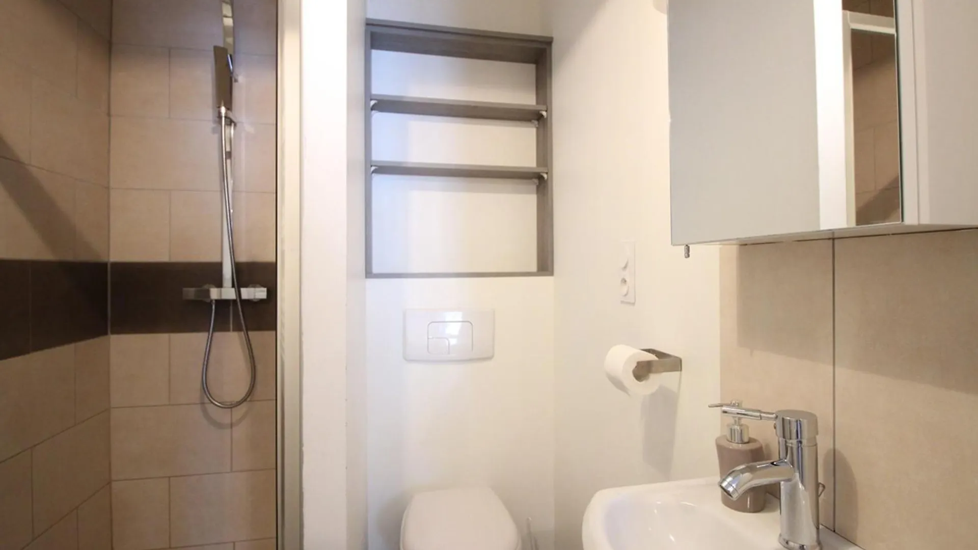 Triplex Au 1Er Etage, 250 M Des Thermes, Proche Commerces, Wifi, Max. 6 Pers., Sans Ascenseur - Fr-1-415-107 Le Mont-Dore Apartment
